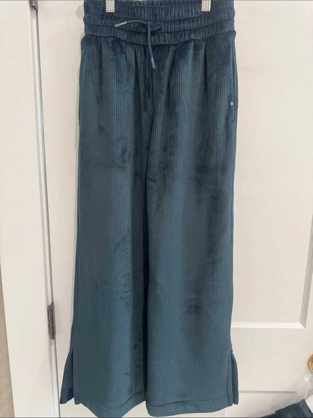 Athleta Girl Cozy Rib Velour Cropped Hoodie & wide leg Sweat pants -dark Green M